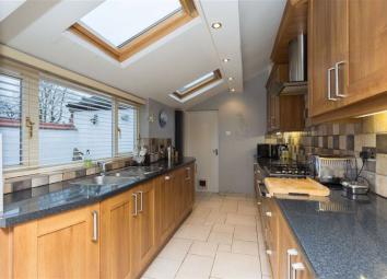 End terrace house To Rent in Preston