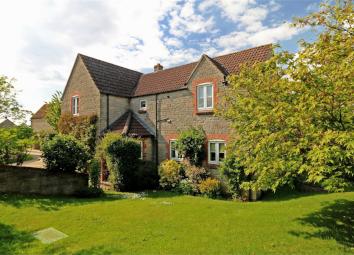 Detached house For Sale in Wotton-under-Edge