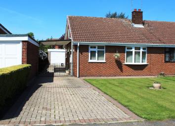 Semi-detached bungalow For Sale in Goole