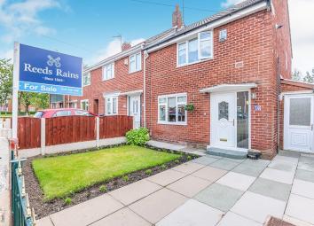Terraced house For Sale in Prescot
