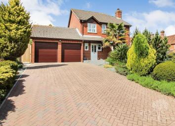 Detached house For Sale in Thatcham