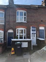Terraced house To Rent in Luton
