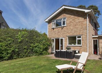 Detached house For Sale in Haywards Heath