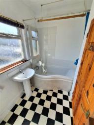 Flat To Rent in South Croydon