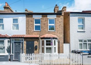 Terraced house For Sale in Thornton Heath