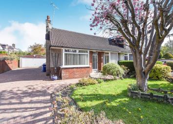 Semi-detached bungalow For Sale in Paisley