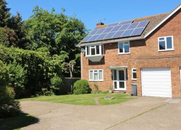 Semi-detached house To Rent in Canterbury