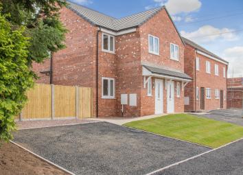 2 Bedroom Semi-detached house to rent