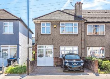 Semi-detached house For Sale in Croydon