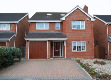 Detached house To Rent in Epsom