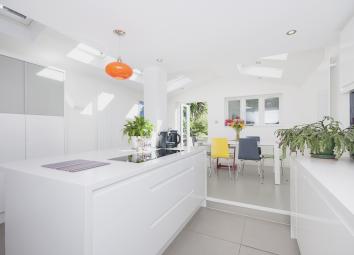 Mews house To Rent in London