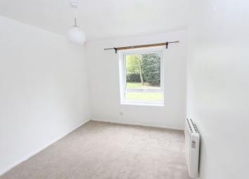 Flat To Rent in Sutton
