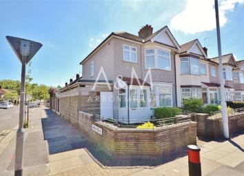 End terrace house For Sale in Ilford