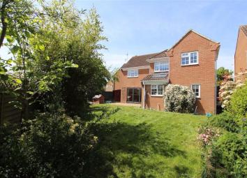 Detached house For Sale in Leighton Buzzard