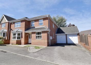 Detached house For Sale in Stevenage