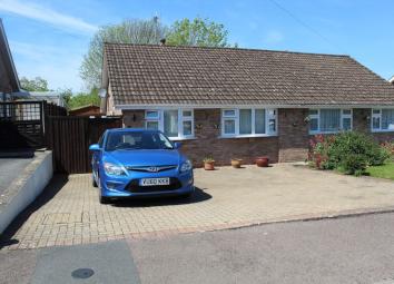 Semi-detached bungalow For Sale in Gloucester