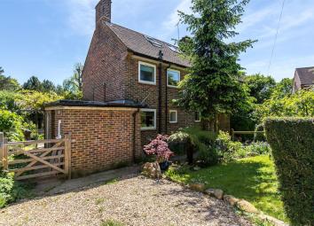 4 Bedroom Semi-detached house for sale