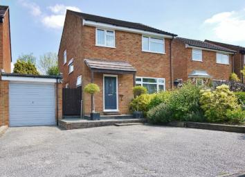 Detached house For Sale in Tunbridge Wells