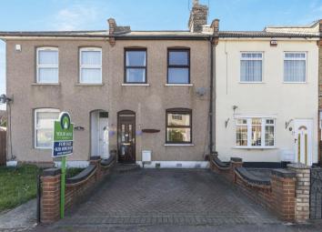 Terraced house For Sale in Romford