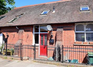 Terraced house For Sale in Tonbridge