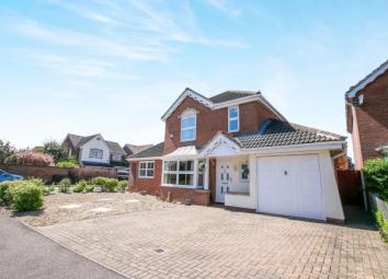 Detached house For Sale in Sandy