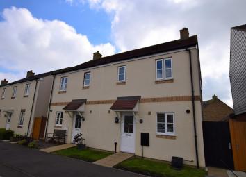 Semi-detached house To Rent in Ashford