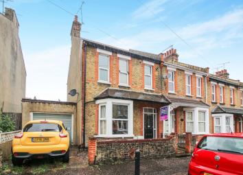 Flat For Sale in Westcliff-on-Sea