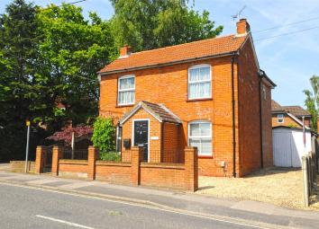 Detached house For Sale in Farnborough