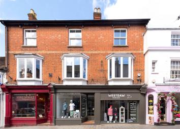 Flat To Rent in Dorking