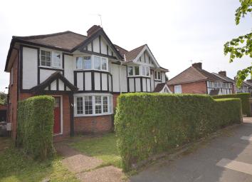 Semi-detached house To Rent in Wembley