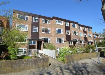 Flat To Rent in Surbiton