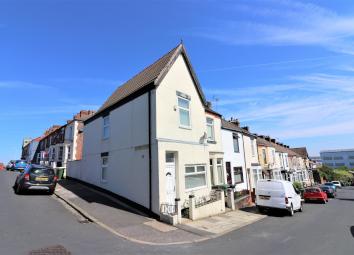 End terrace house To Rent in Birkenhead