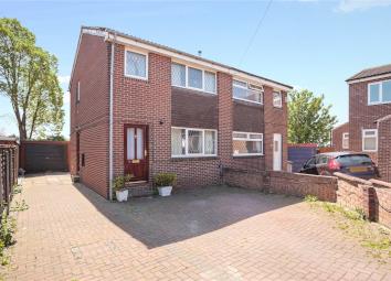 Semi-detached house For Sale in Batley