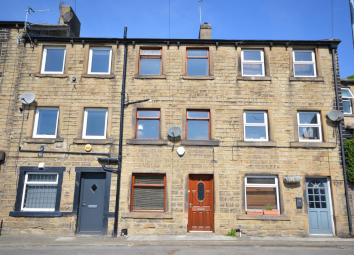 Terraced house For Sale in Holmfirth