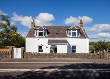 Detached house For Sale in St. Andrews
