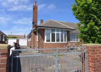 Semi-detached bungalow For Sale in Thornton-Cleveleys