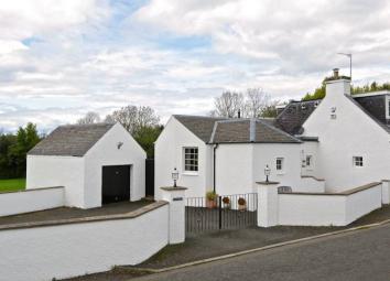 Semi-detached bungalow For Sale in Edinburgh