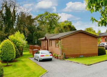 Detached house For Sale in Cottingham