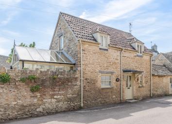 Cottage For Sale in Malmesbury