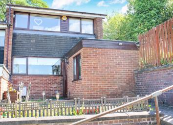 End terrace house To Rent in Stoke-on-Trent