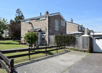 Link-detached house For Sale in Chard