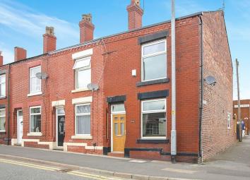 Terraced house For Sale in Dukinfield