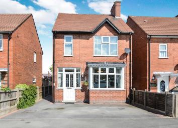 Detached house For Sale in Ripley