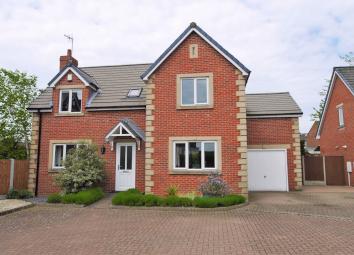 Detached house For Sale in Dronfield