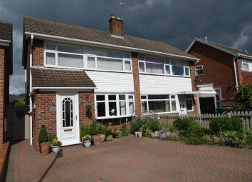 Semi-detached house For Sale in Swadlincote