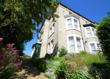 Flat For Sale in Scarborough