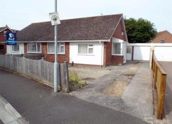 Semi-detached bungalow For Sale in Highbridge