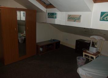 Flat To Rent in Bolton