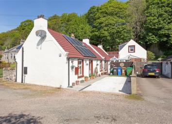 Cottage For Sale in Dunfermline