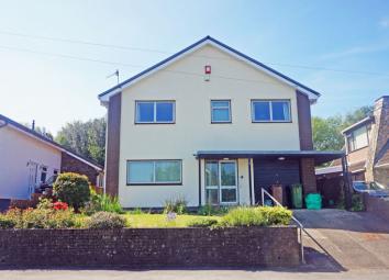 Detached house For Sale in Hengoed